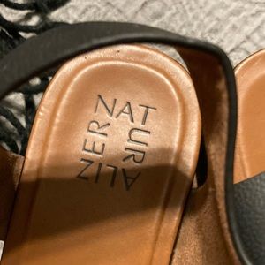 Naturalizer platform strapped sandals size 5 1/2